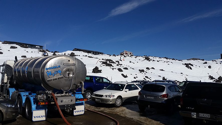 Double h2go bulk water tanker truck Delivering Water Up The Mountain